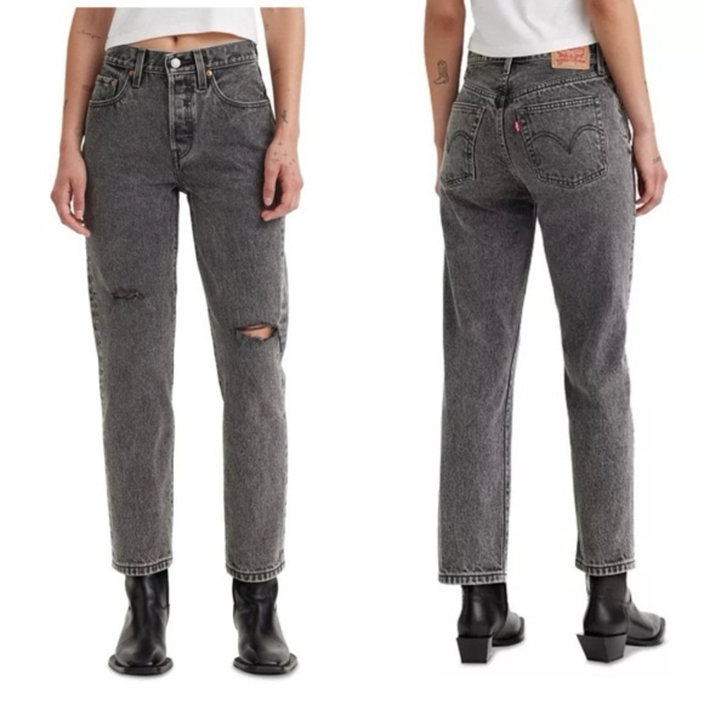 Levi’s original 501 cropped distressed straight leg jeans NWT